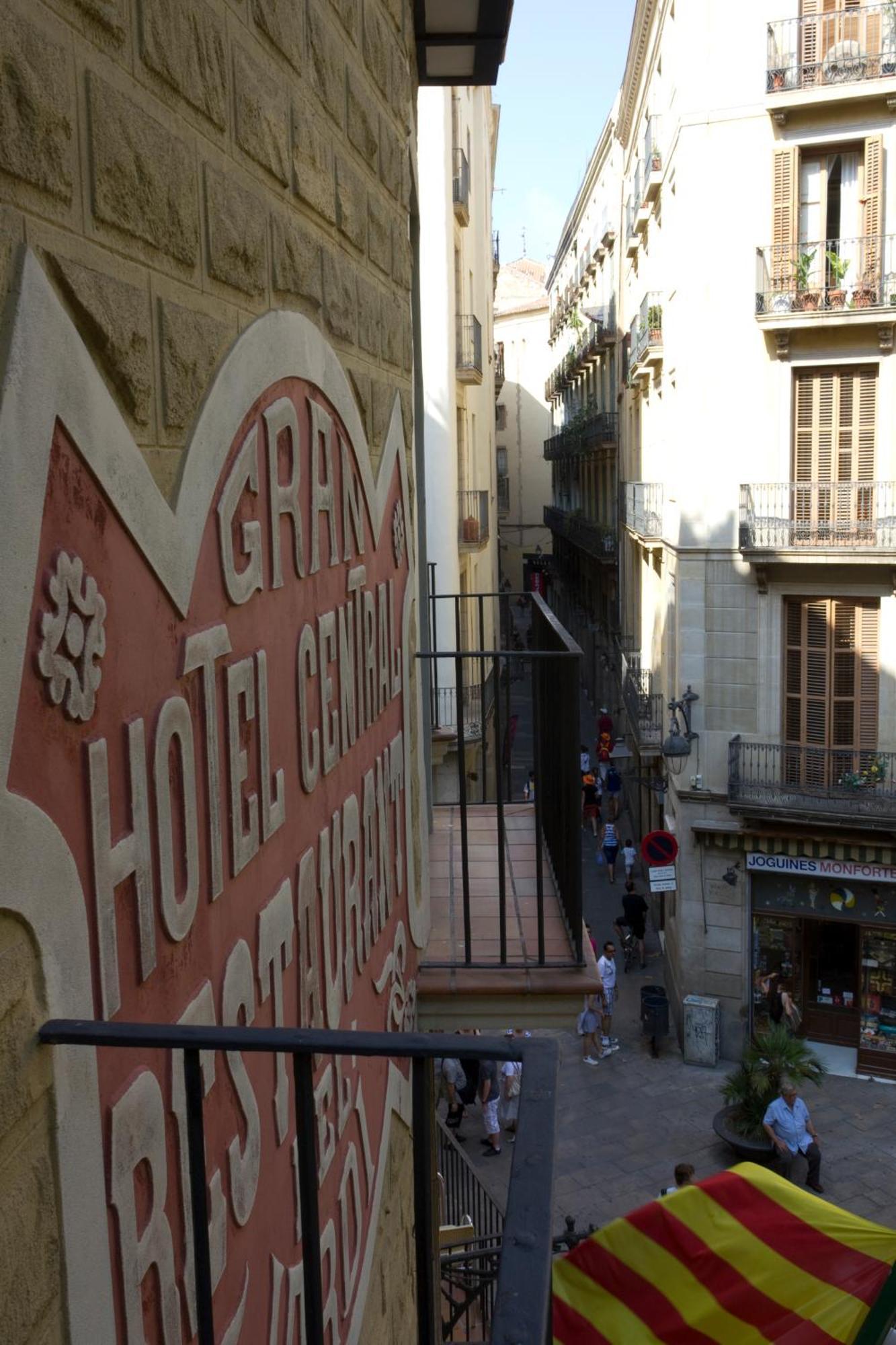 Hotel El Jardi Barcellona Esterno foto