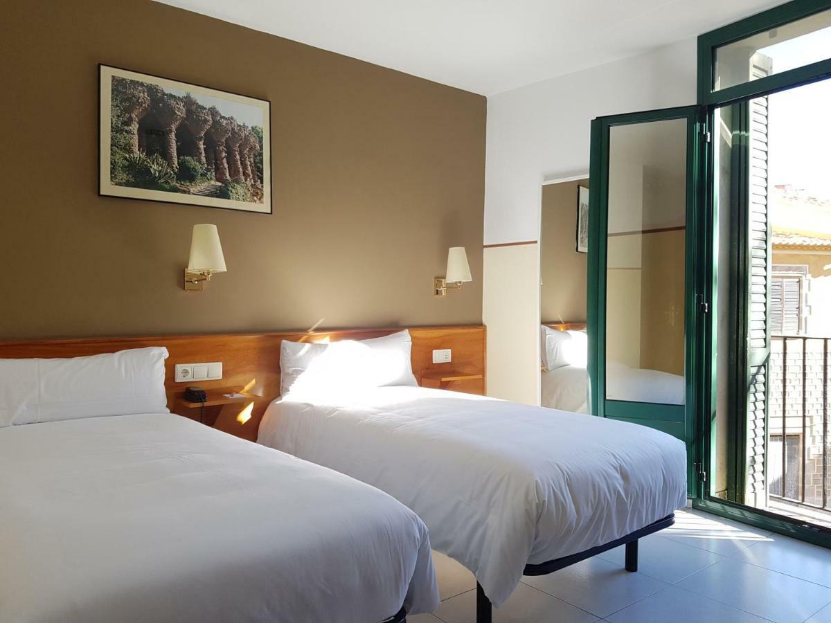 Hotel El Jardi Barcellona Esterno foto