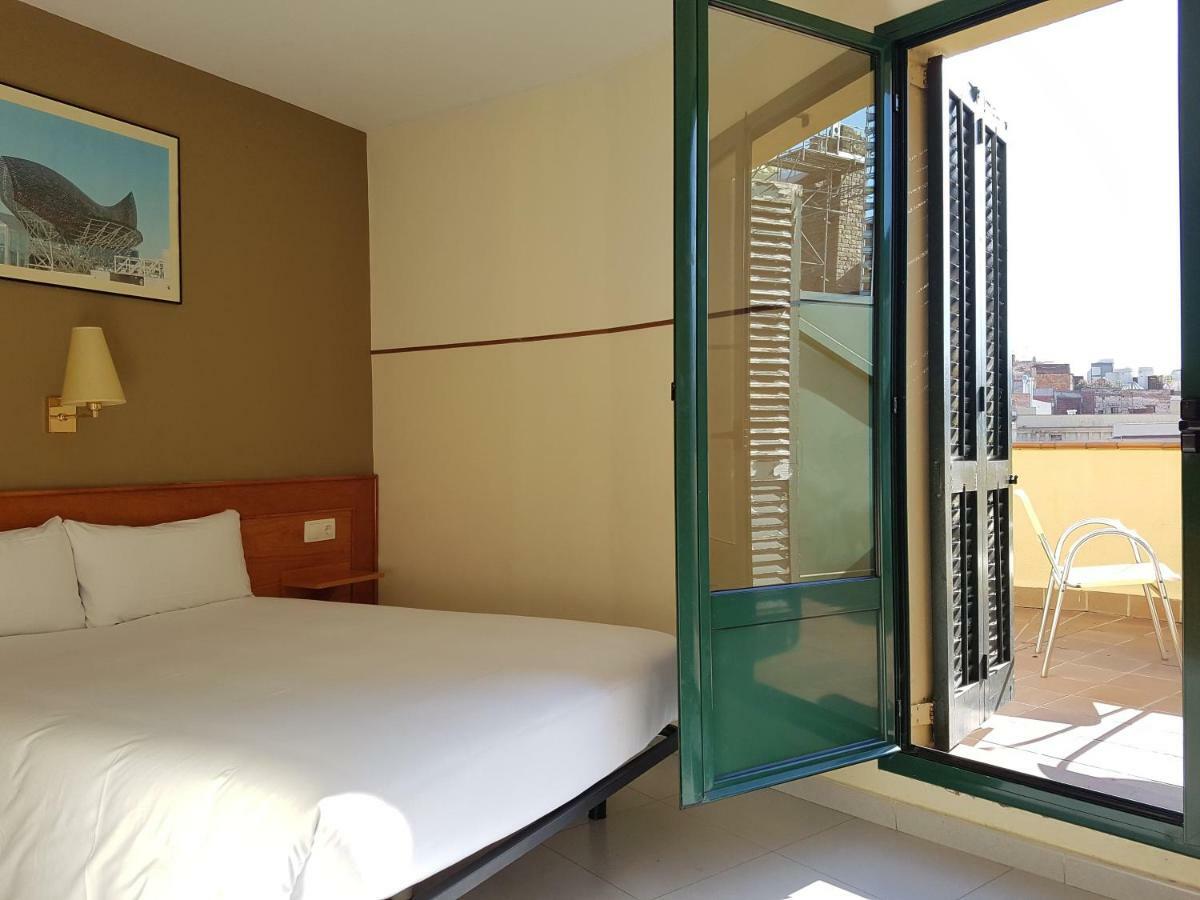 Hotel El Jardi Barcellona Esterno foto